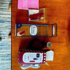 New in box le mini macaron gel manicure kit